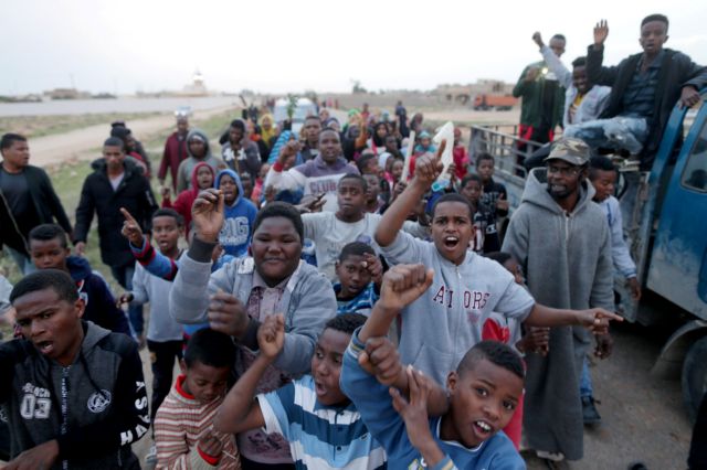 Λιβύη: Χιλιάδες πολίτες γιορτάζουν την επέτειο της ανεξαρτησίας από τον Καντάφι