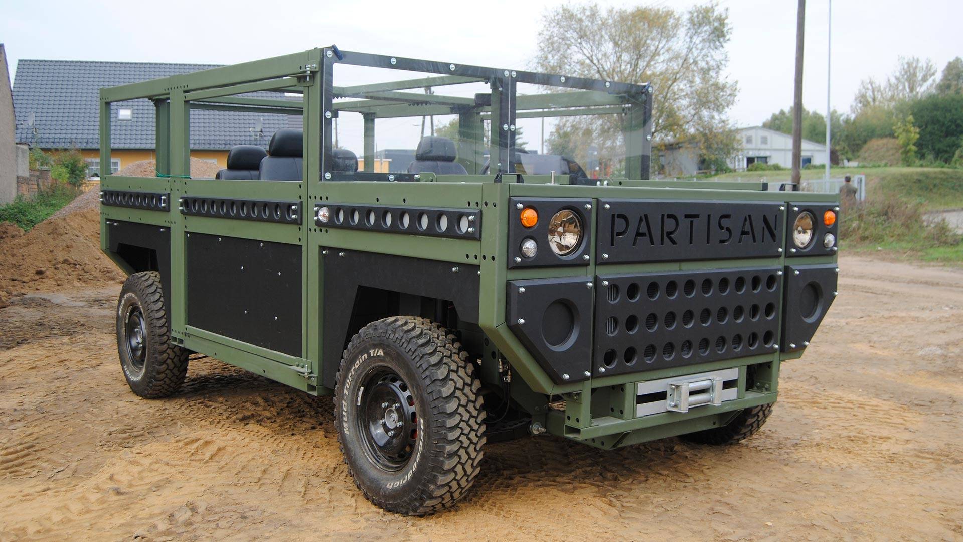 Partisan Motors Vs Tesla στον… πόλεμο των άστρων