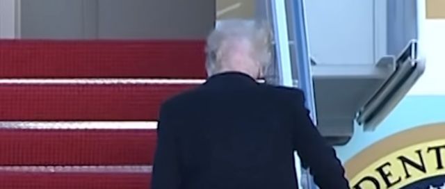 Η αλήθεια αποκαλύπτεται: Τι συμβαίνει με τα μαλλιά του Τραμπ;