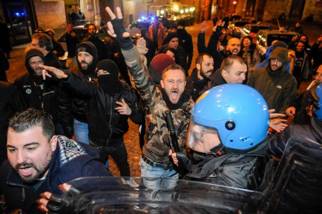 Επεισόδια ανάμεσα σε ακροδεξιούς και αστυνομικούς στην Ιταλία