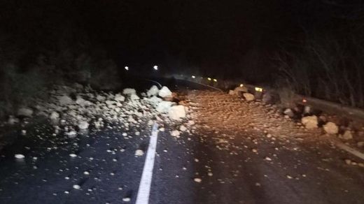 Λάρισα: Πλημμύρες και κατολισθήσεις από την έντονη βροχόπτωση [Βίντεο]