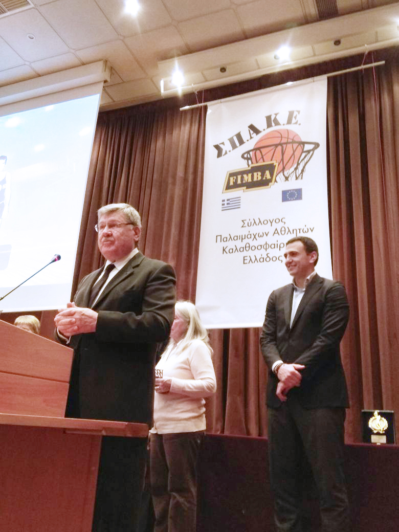 Την ομάδα μπάσκετ της ΑΕΚ του 1968 βράβευσε ο Κικίλιας