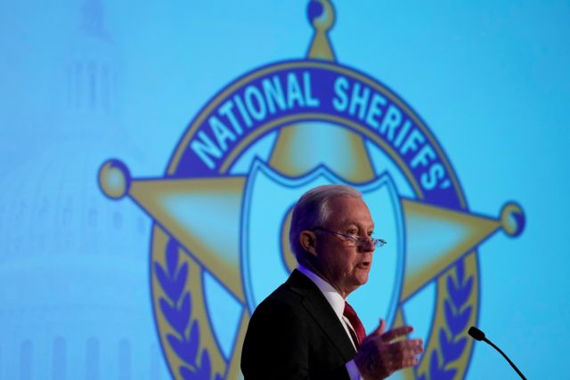 Υπουργός δικαιοσύνης ΗΠΑ: Κάτι επικίνδυνο και άρρωστο συμβαίνει