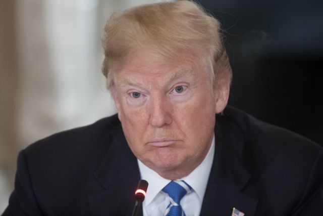 Ο Λευκός Οίκος «γειώνει» τον Τραμπ για τον ανταποδοτικό φόρο