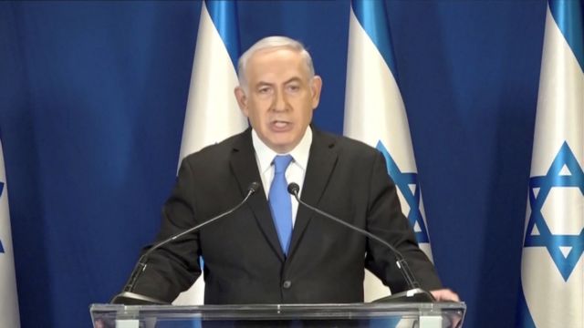 Ο Νετανιάχου απορρίπτει τις κατηγορίες και συνεχίζει να ηγείται του Ισραήλ