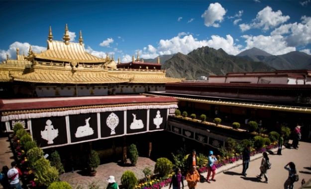 Κίνα: Πυρκαγιά έπληξε ιερό χώρο του θιβετιανού Βουδισμού