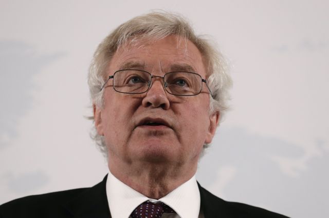 Ντέιβις: Δε θα γίνει χώρα Mad Max η Βρετανία μετά το Brexit