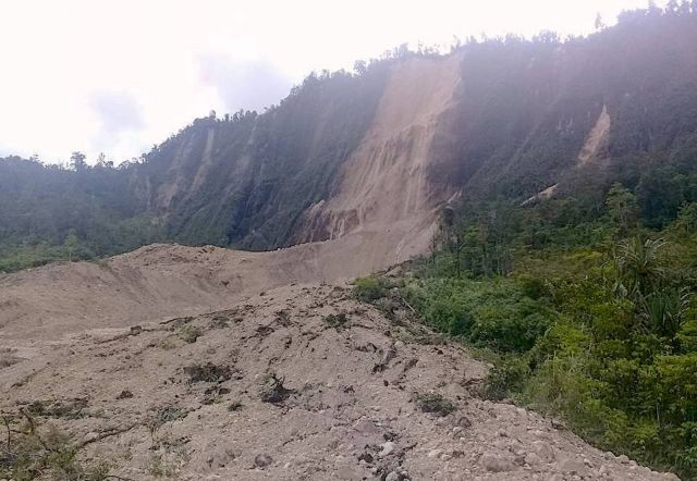 Παπούα Νέα Γουινέα: Πάνω από 30 νεκροί από σεισμό 7,5 Ρίχτερ