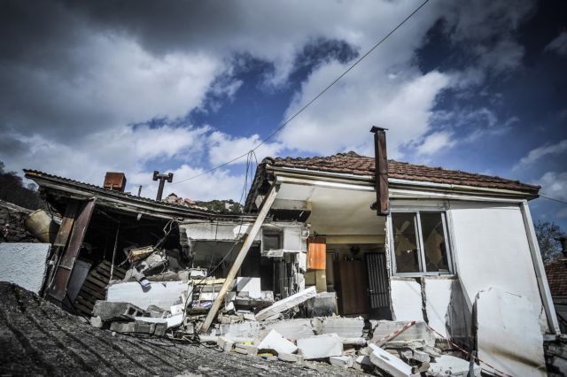 Εκτεταμένες καταστροφές από το κύμα κακοκαιρίας στα Τρίκαλα [Βίντεο]