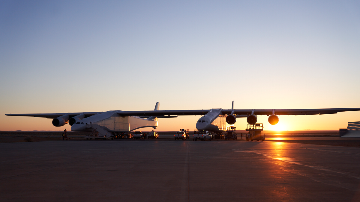 Έτοιμο για την παρθενική πτήση το μεγαλύτερο αεροσκάφος του κόσμου [Εικόνες & Βίντεο]