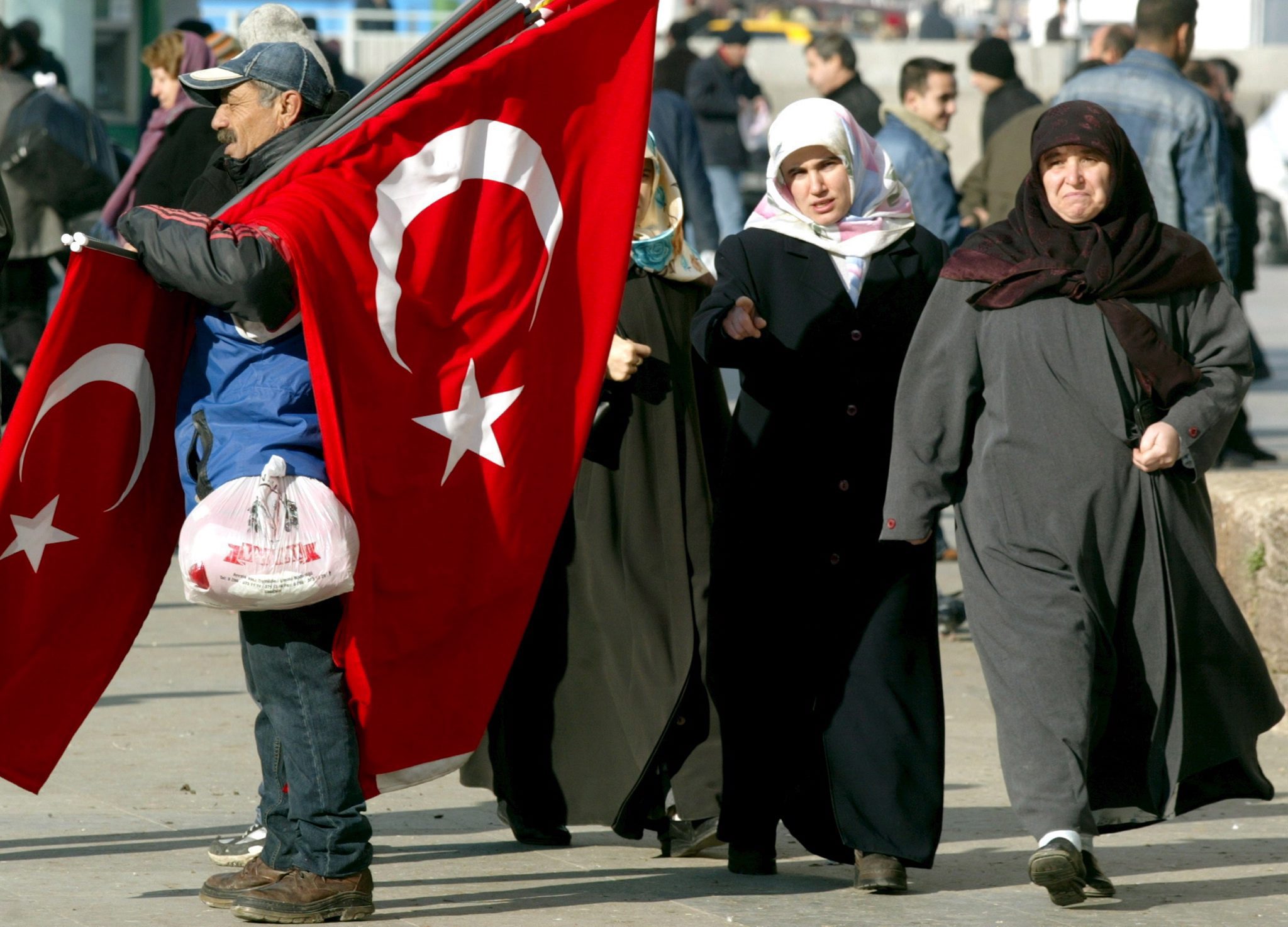 Τούρκος υπερσυντηρητικός: Ο Θεός επέτρεψε στους άνδρες να δέρνουν τις γυναίκες