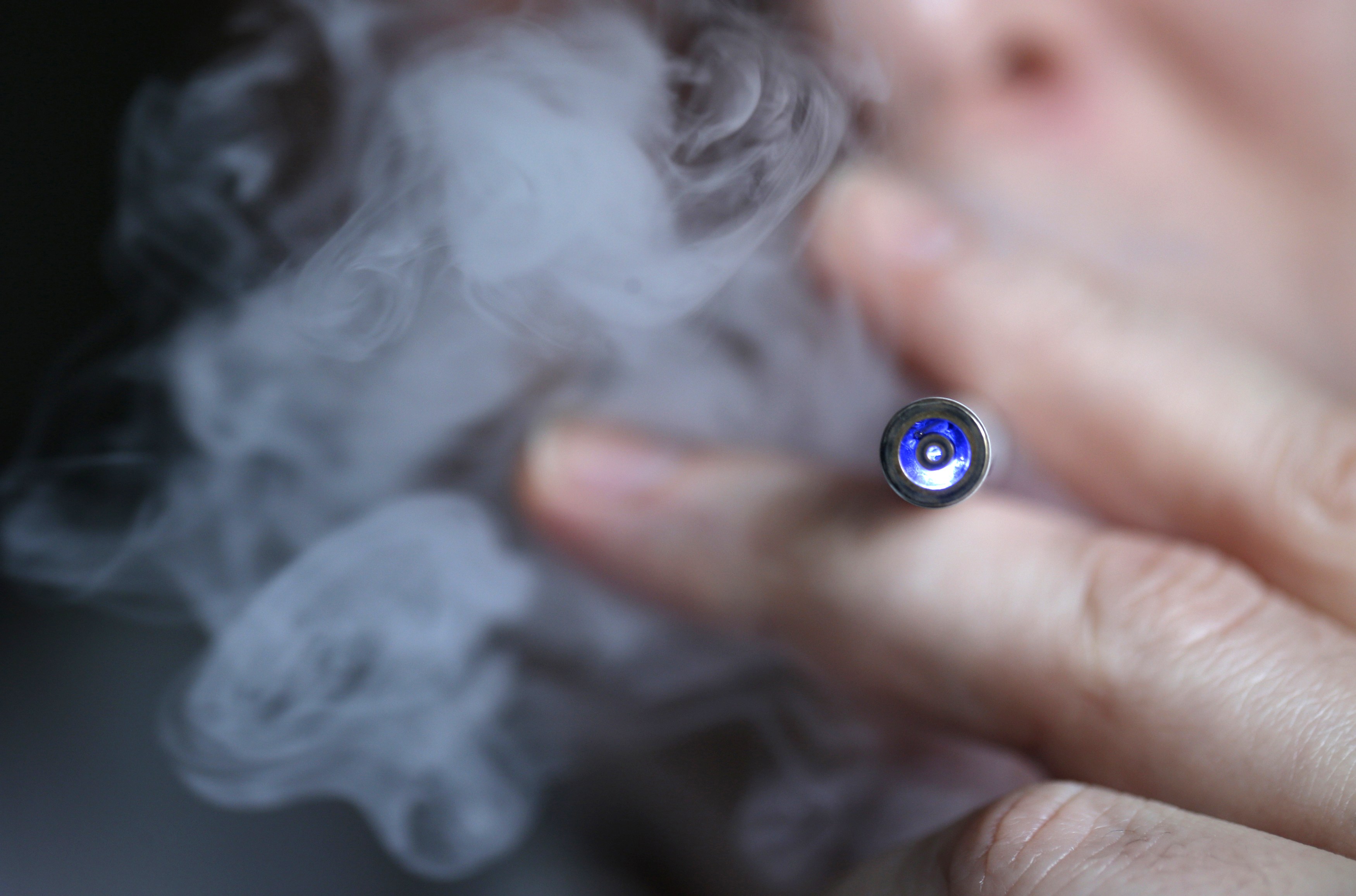 Ηλεκτρονικά τσιγάρα και προϊόντα καπνού αυξάνουν τον κίνδυνο καρκίνου στόματος