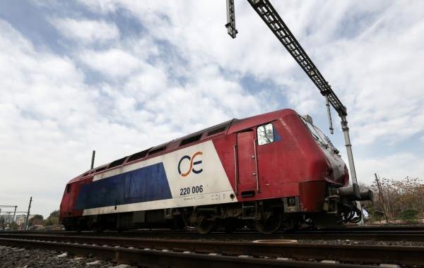 Σύγκρουση τρένου με ΙΧ στον Άγιο Στέφανο