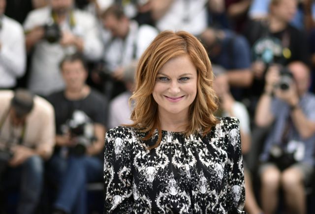 Σκηνοθετικό ντεμπούτο για την Έιμι Πόλερ