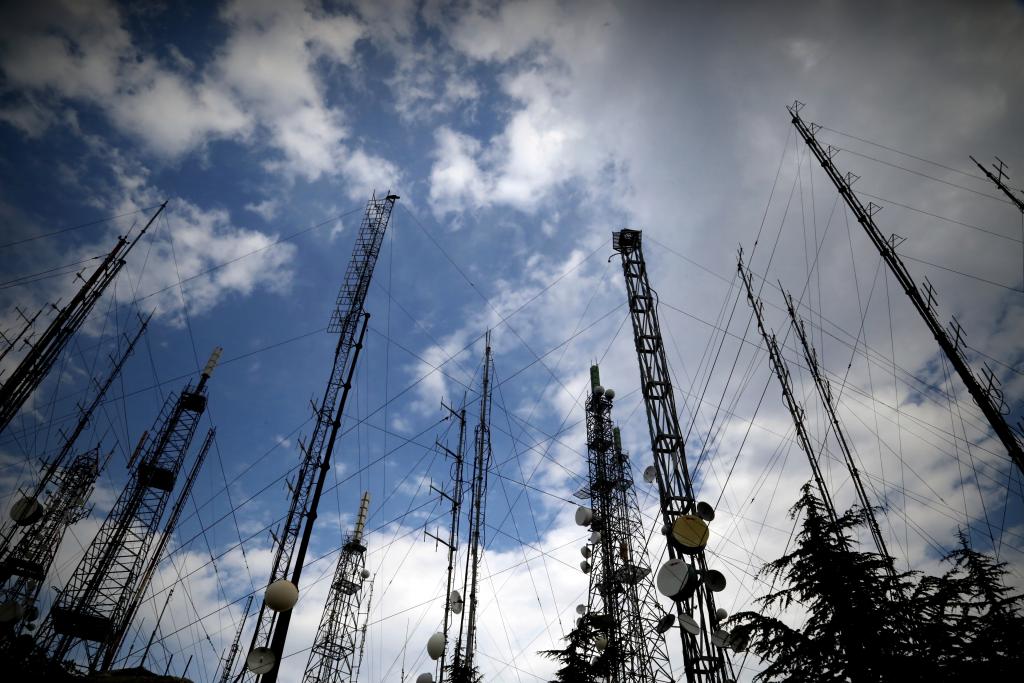 Ηλεκτρονικά πλέον η αδειοδότηση εγκατάστασης κεραιών