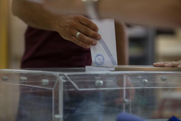 Πάνω από 10 μονάδες η διαφορά ΝΔ – ΣΥΡΙΖΑ σε νέα δημοσκόπηση