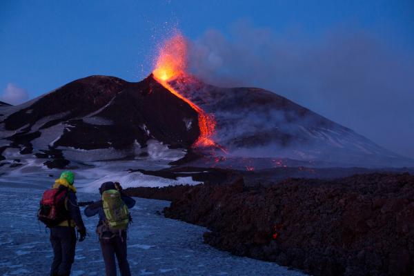 Το ηφαίστειο της Αίτνας «τσουλάει» αργά και σταθερά προς τη θάλασσα