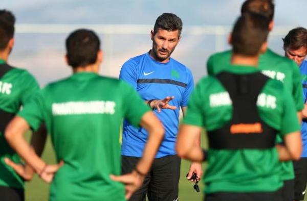 «Εμείς τη δουλειά μας» είπε ο Ουζουνίδης στους παίκτες
