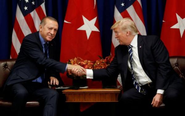 Για ενίσχυση συνεργασίας σε κοινές προκλήσεις δεσμεύτηκαν Τραμπ – Ερντογάν