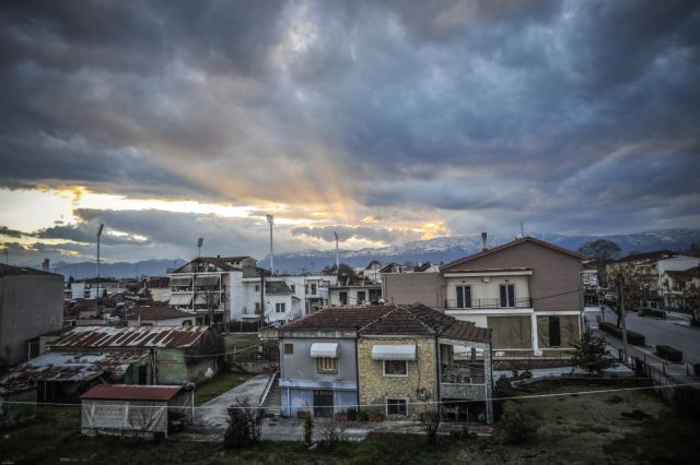 Τοπικές βροχές και σποραδικές καταιγίδες τη Δευτέρα