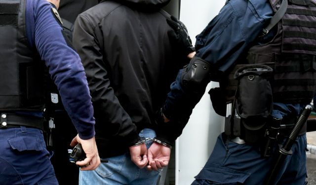 Βοιωτία: Συνελήφθησαν δύο μέλη σπείρας που «άδειαζαν» σπίτια