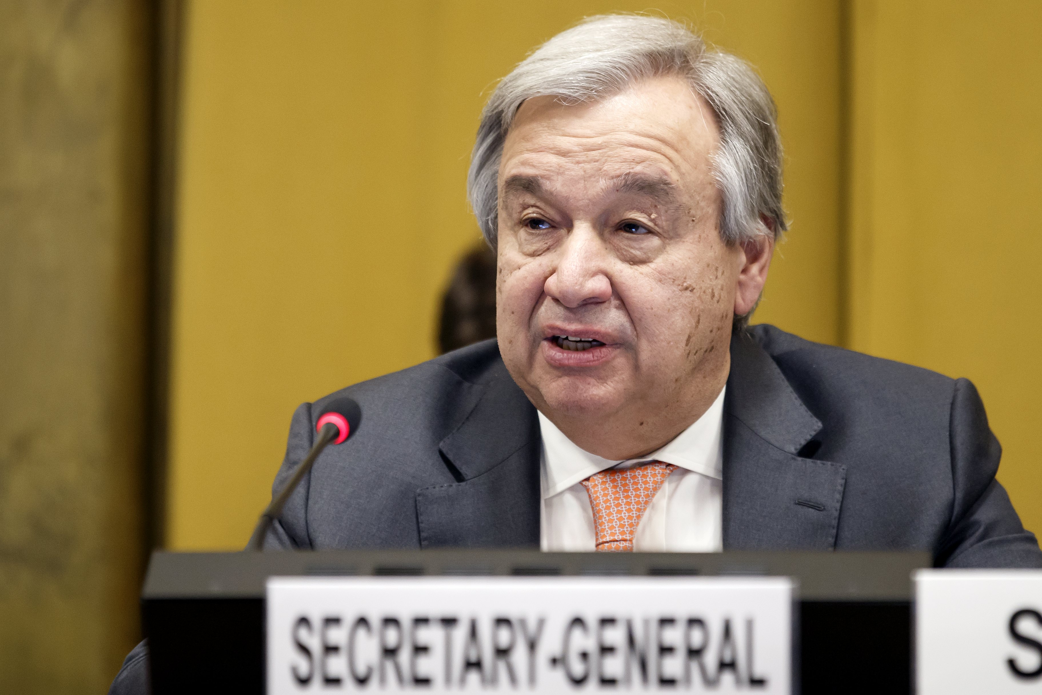 Tsipras asks Guterres to mediate for return of captured Greek officers