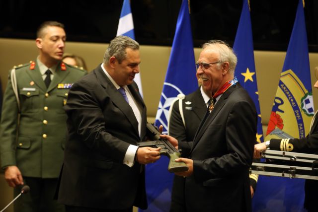 Ο Βίτσας πήρε το… όπλο του