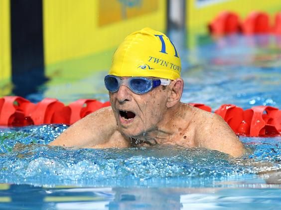 Αυστραλός κολυμβητής ετών 99 κατέρριψε παγκόσμιο ρεκόρ