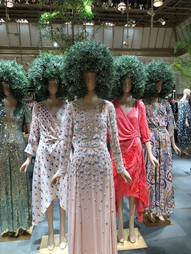 In.gr Blakcstrawberry loves…