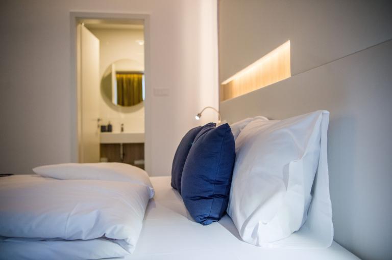 Χαράτσι στους πελάτες ξενοδοχείων ημιδιαμονής και Airbnb