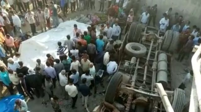 Τραγωδία στην Ινδία, φορτηγό με καλεσμένους σε γάμο έπεσε σε φρεάτιο [Βίντεο]