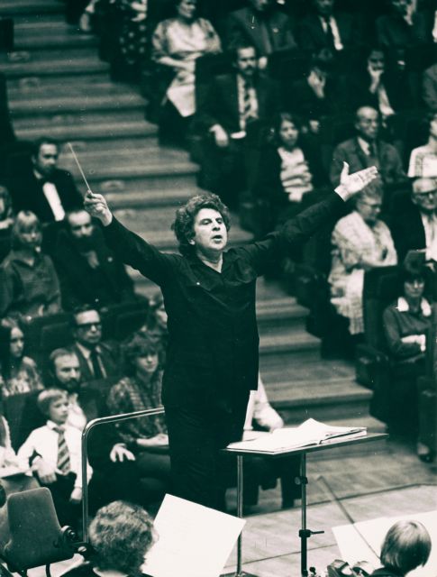 Τιμητικές εκδηλώσεις για τον Μίκη Θεοδωράκη σε Γερμανία και Αυστρία