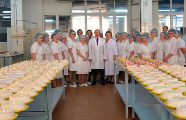 Ο Πούτιν επαινεί τα χαρακτηριστικά των γυναικών που διευθύνουν επιχειρήσεις