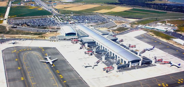 «Σιγή ασυρμάτου» από Λευκωσία για τον συναγερμό στο αεροδρόμιο Λάρνακας