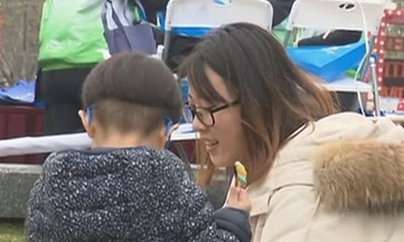 Μπόμπιρας μπλόκαρε το κινητό της μητέρας του για… 48 χρόνια