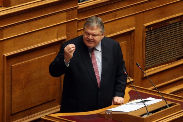 Όχι Βενιζέλου σε Γεννηματά για το Σύνταγμα