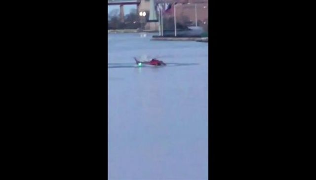 Πέντε νεκροί από τη συντριβή ελικοπτέρου σε ποτάμι της Νέας Υόρκης