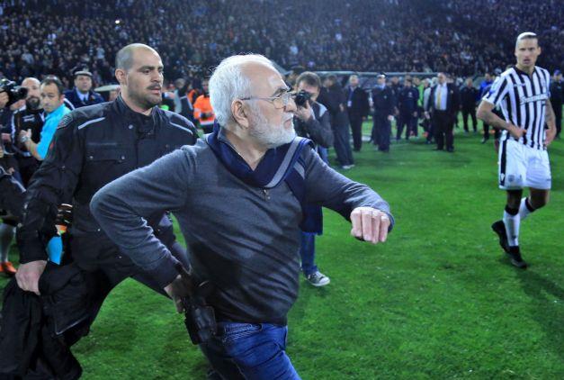 Ο βουλευτής Φωκάς δεν είδε το όπλο του Ιβάν που είδε όλος ο κόσμος