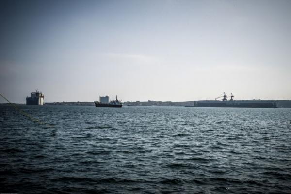 Χωρίς τις αισθήσεις της ανασύρθηκε γυναίκα στο λιμάνι του Πειραιά