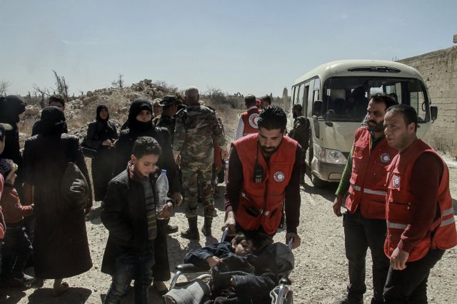 Οι άμαχοι εγκαταλείπουν την ανατολική Γούτα κατά χιλιάδες