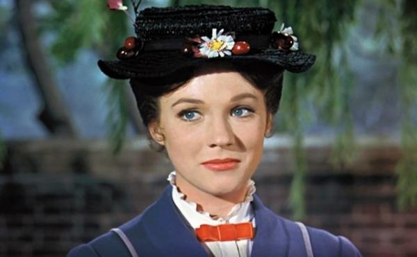 Η Τζούλι Αντριους δίνει την «ευχή» της στη νέα Μέρι Πόπινς Έμιλι Μπλαντ