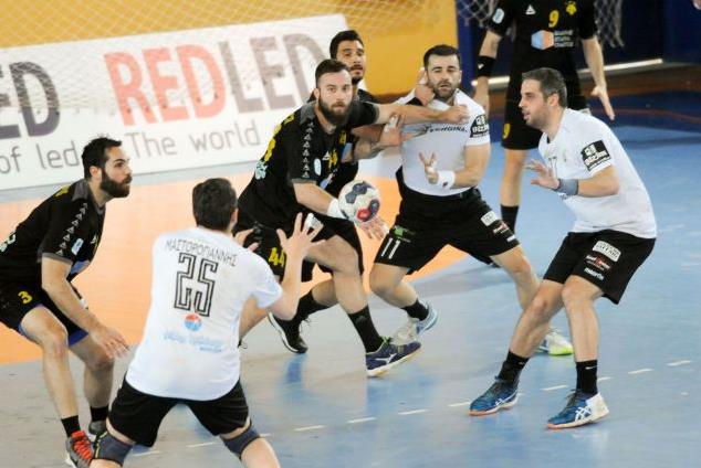 Ο ΠΑΟΚ νίκησε την ΑΕΚ 26-21 και πήρε πλεονέκτημα