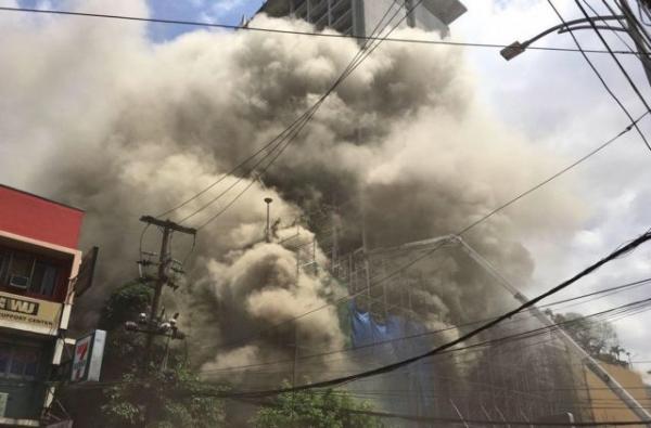 Φιλιππίνες: Τέσσερις νεκροί από πυρκαγιά σε ξενοδοχείο [Βίντεο-Εικόνες]