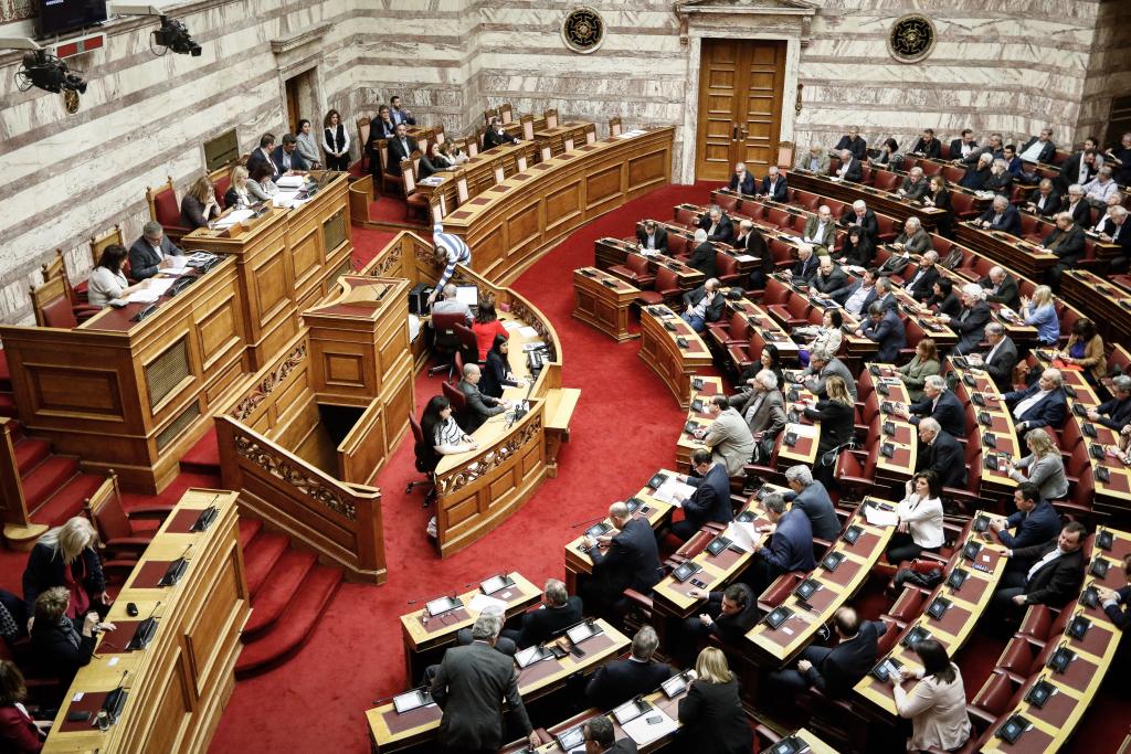 Περικοπή βουλευτικής αποζημίωσης σε Μιχαλολιάκο, Κασιδιάρη και Ηλιόπουλο