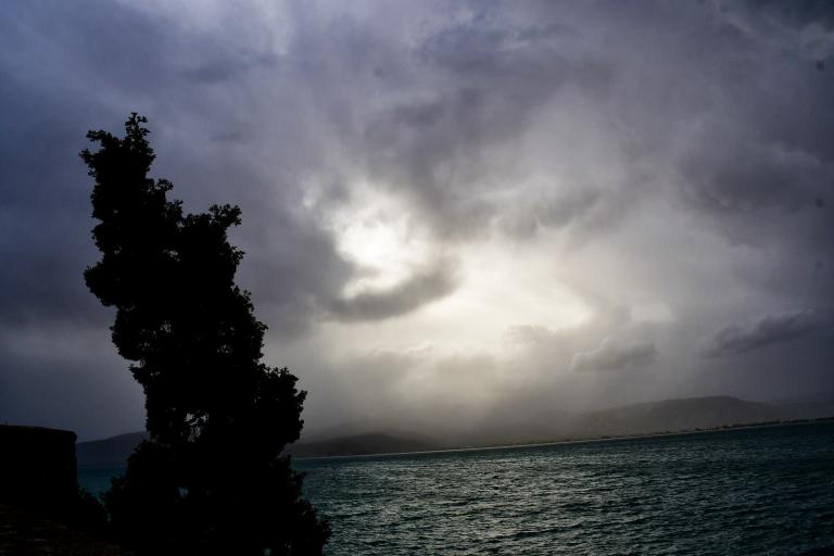 Άστατος καιρός και αφρικανική σκόνη το Σαββατοκύριακο