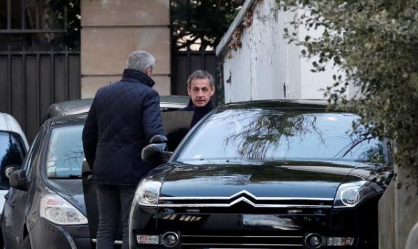 Γαλλία: Κατηγορίες σε βάρος του Σαρκοζί απήγγειλαν οι αρχές
