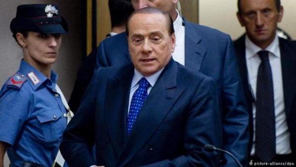 Έτοιμος για συνεργασία με τα Πέντε Αστέρια ο Μπερλουσκόνι