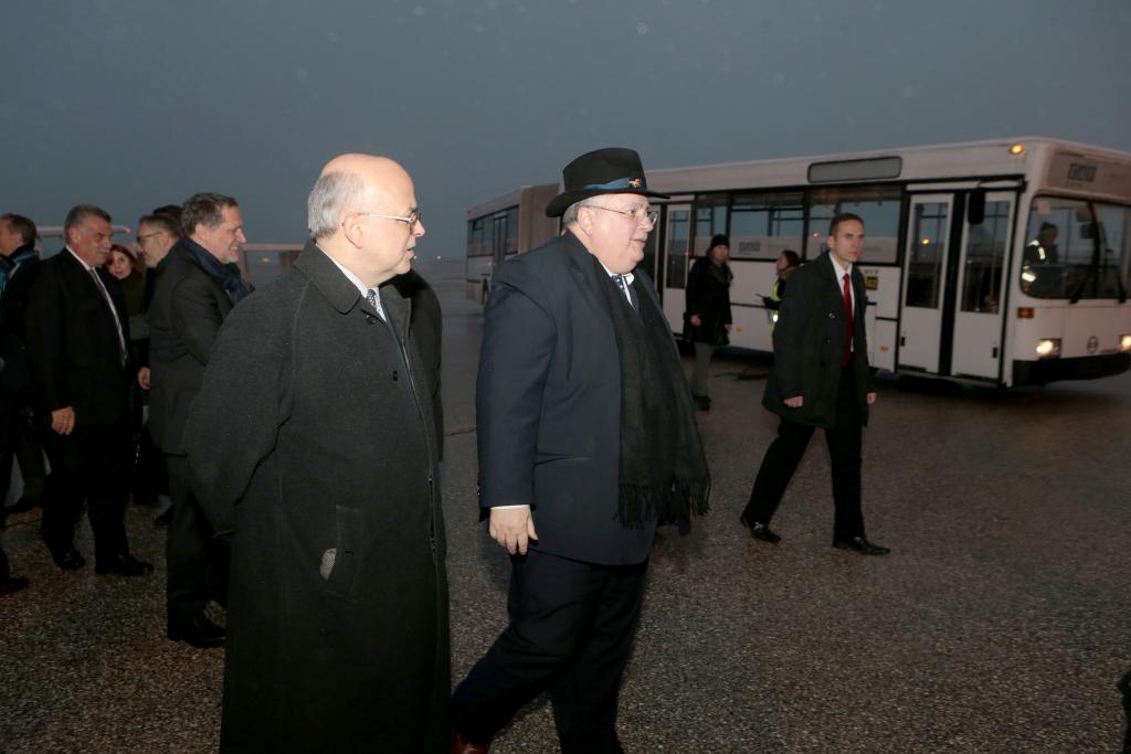 Κρίσιμες επαφές Κοτζιά στα Σκόπια για το ονοματολογικό