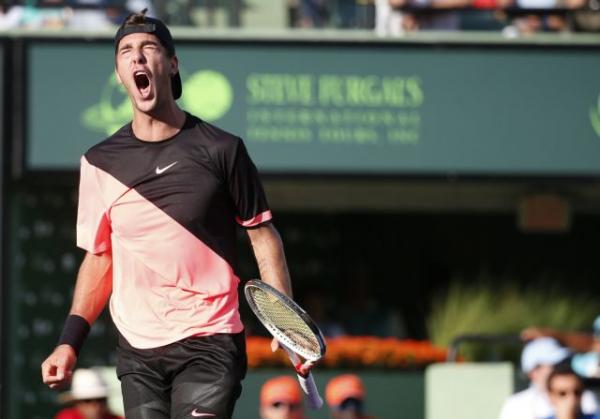 Ο Κοκκινάκης έγραψε ιστορία κερδίζοντας τον Φέντερερ [Βίντεο]