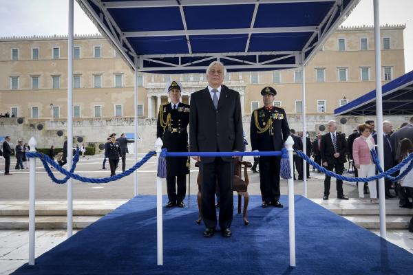 Παυλόπουλος: Είμαστε έτοιμοι να υπερασπιστούμε τα σύνορά μας